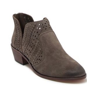 Vince Camuto Prasata leather bootie